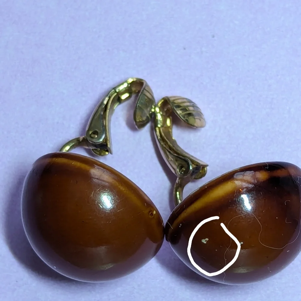 🤎 Vintage Round Cabochon Clasp Earrings no signature